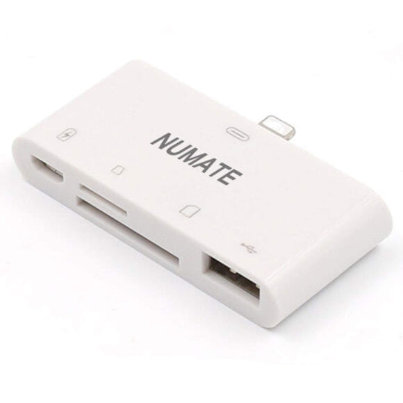 iPhone用おすすめSDカードリーダー＆使い方まとめ｜NUMATE「Lightning 4in1 マルチカードリーダー」が最もおすすめしたいSDカードリーダー。