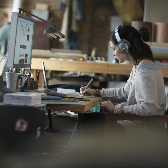 BOSE「QuietComfort35 wireless headphones II」は究極のノイズキャンセル技術で一瞬で集中できる環境を提供できる唯一無二のノイキャン対応ヘッドホンです。