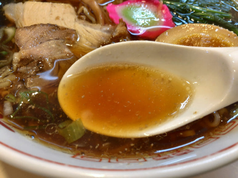 釧路のおいしいラーメン屋さん「河むら」｜香りを嗅ぐとふわぁ・・・っと魚系スープのやさしい香ります。