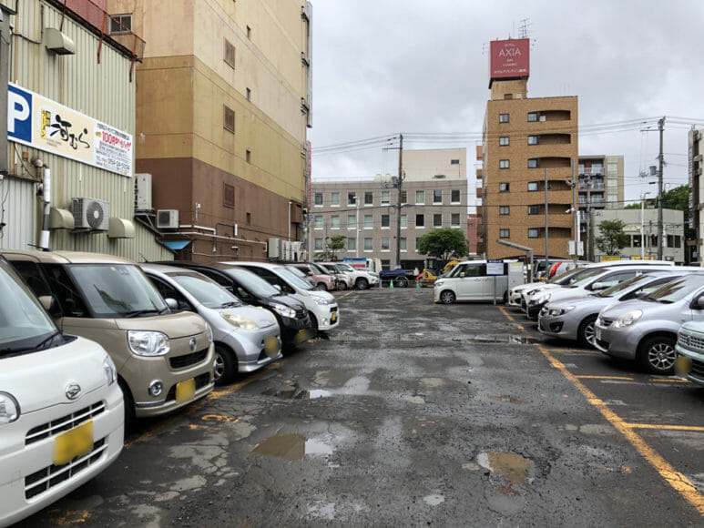 釧路のおいしいラーメン屋さん「河むら」｜提携駐車場はお店のすぐ隣にあります。