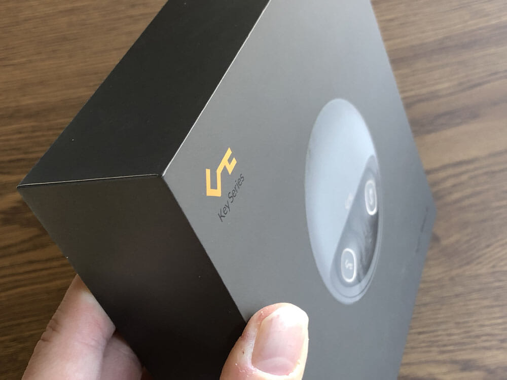 【Aukey BluetoothイヤホンEP-T10レビュー】2019年デザインアワード受賞！単独７時間再生＆Qiワイヤレス充電対応のオーキー製完全ワイヤレスイヤホン｜外観：箱の作りがメチャクチャしっかりしてます。