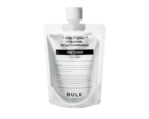 【バルクオム：洗顔・化粧水・乳液セットを使って分かった確かな品質】BULK HOMMEとは？500円で試せる男性に最適化されたスキンケア用品「バルクオム」｜バルクオムのスキンケア用品：THE TONER（化粧水）