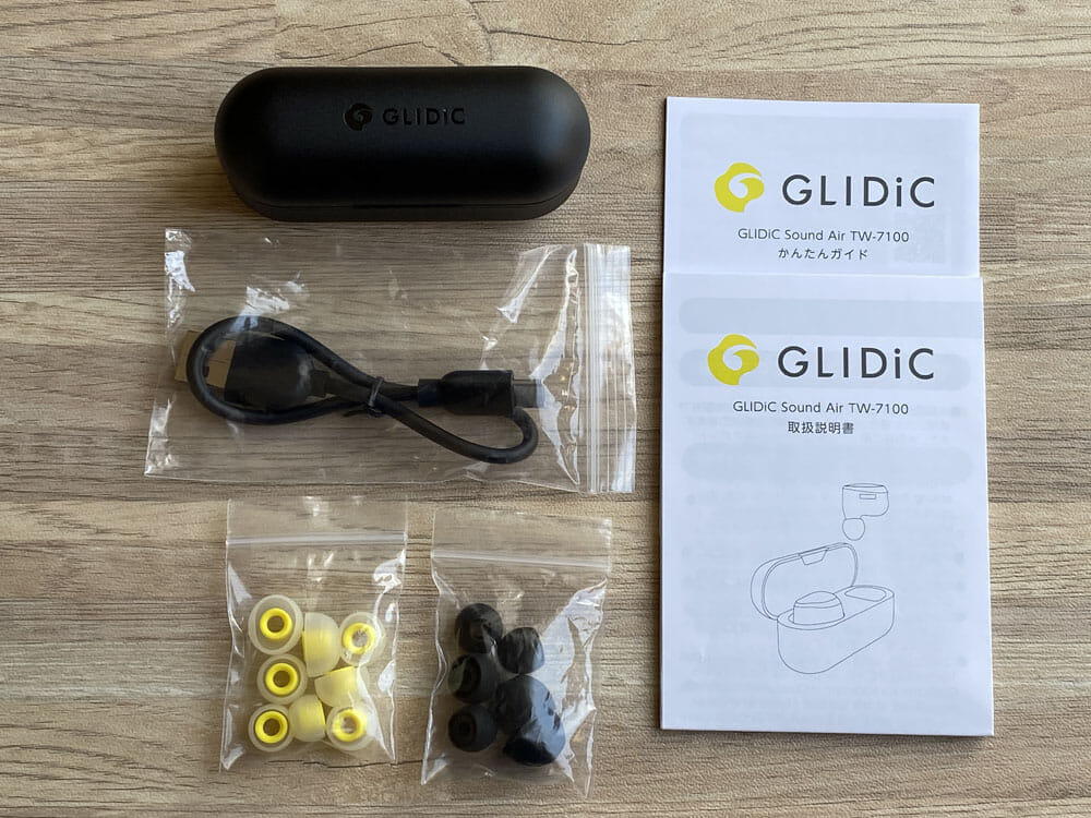 【GLIDiC Sound Air TW-7100レビュー】バッテリー＆充電性能と装着感にこだわった完全ワイヤレス！外音取り込み機能搭載で高コスパなGLIDiCハイエンド機｜付属品