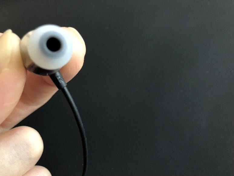 RHA MA650のイヤホンは左右対称が見づらい