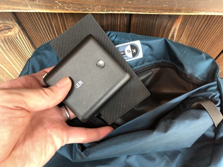 AnkerのSlim5000とFusion5000の2台のバッテリーをカリマーのリュックに一緒に入れてもかさばりません!