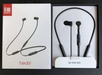 Beats by Dr.Dre「BeatsX」の外観。