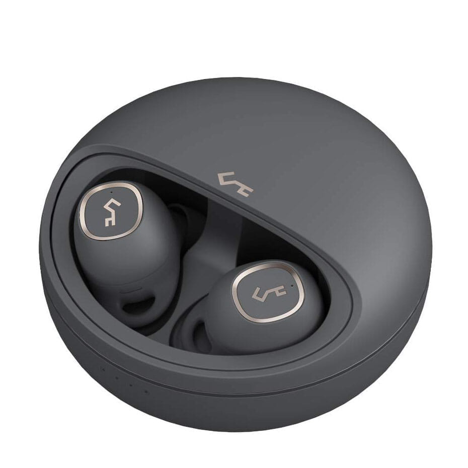 【Aukey BluetoothイヤホンEP-T10レビュー】2019年デザインアワード受賞！単独７時間再生＆Qiワイヤレス充電対応のオーキー製完全ワイヤレスイヤホン｜製品公式画像