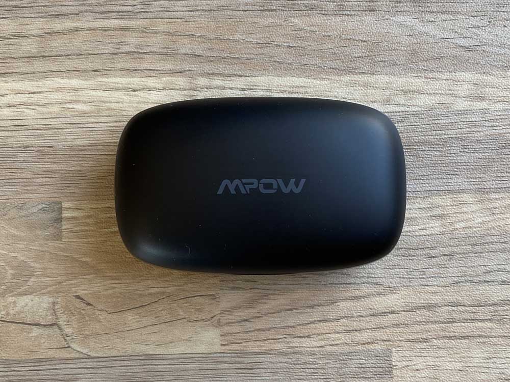 【Mpow M30 plusレビュー】ベストセラーモデルにバッテリー機能を追加！良好な装着感・音質をそのままにバッテリーとしても使える完全ワイヤレスイヤホン｜外観：