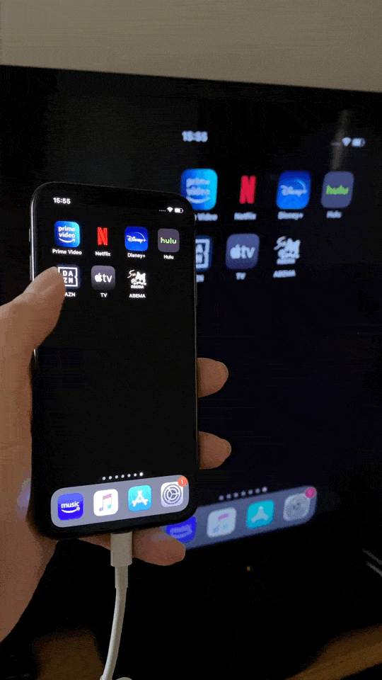 【DAZNをテレビで見る方法】方法は大きく分けて三通り！DAZNをテレビで見る方法｜変換アダプタ経由でiPhoneからテレビに映すよりFire TV Stickの方が便利｜スマホ＋変換アダプタで見る