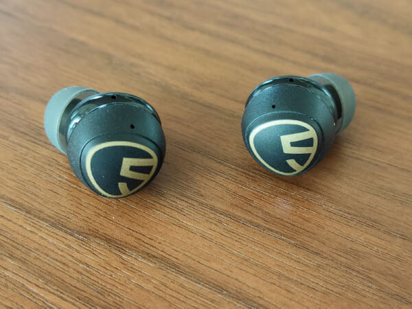 SOUNDPEATS Mini Pro HSレビュー｜ハイレゾ・LDAC対応・アクティブノイキャンとサウンドにこだわりぬいた完全ワイヤレスイヤホン｜外観・付属品：